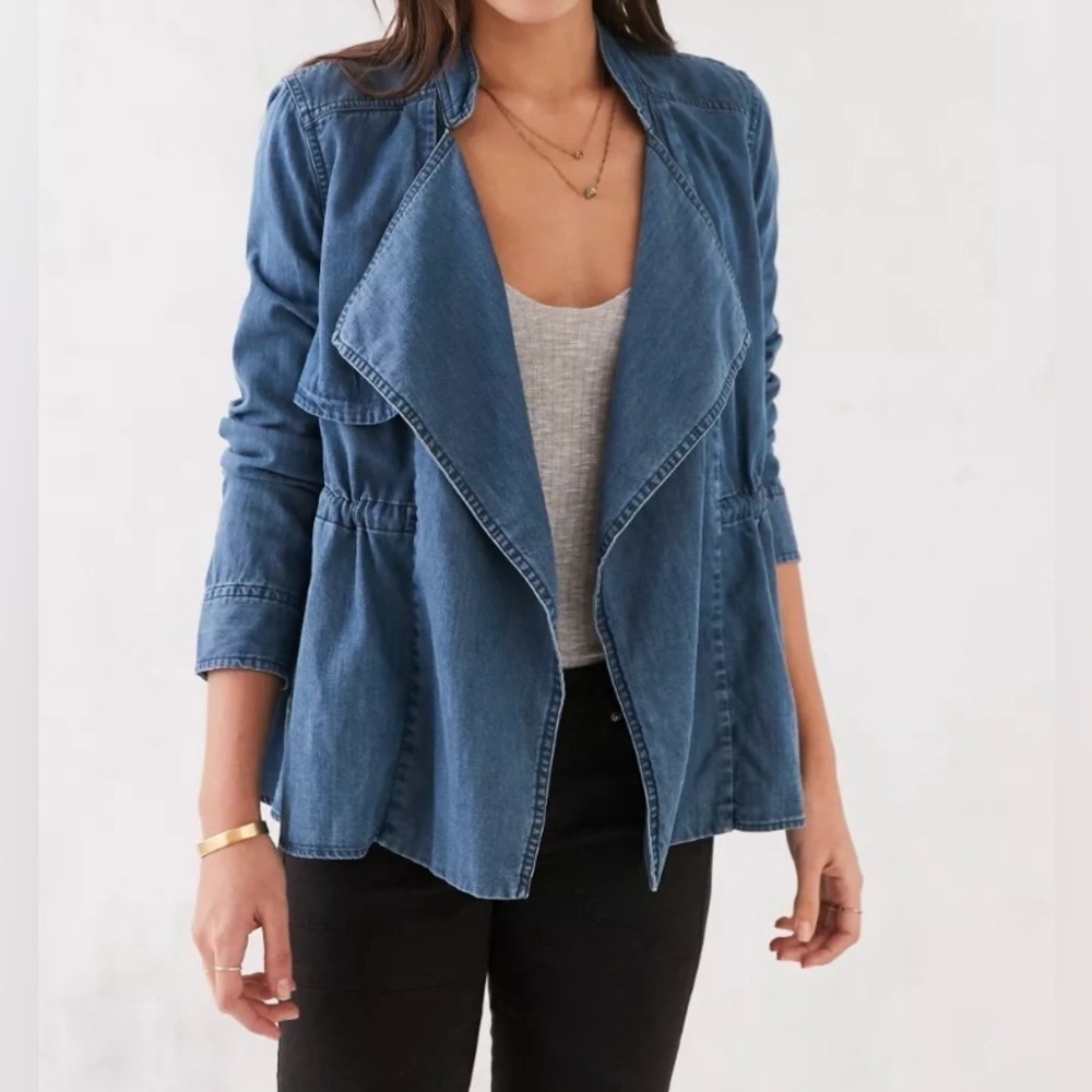Urban Outfitters Silence + Noise Kirra Swing Chambray Trench Coat Sz Medium NWT
